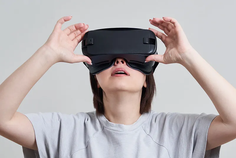 全网独家！手机将被取代？中国大厂掀起“造眼镜”狂潮，争夺下一代AI入口！(图3)