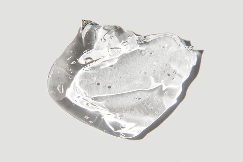 揭秘！从扫地阿姨到霸道总裁，她靠什么绝地翻盘，狂揽8亿身家？(图2)