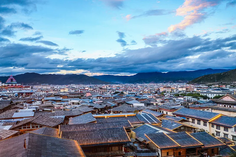 高原“阿加”：一位藏族女性与一间客栈的二十年守望(图2)